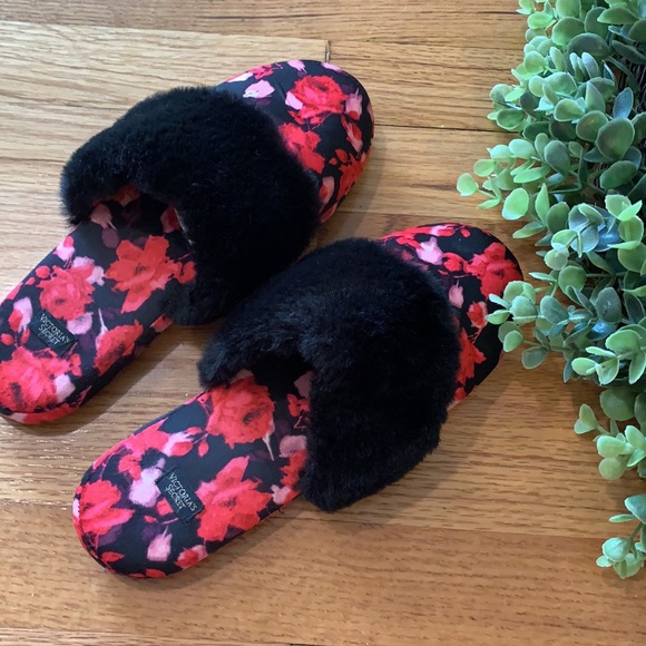 Victoria Secret | Signature Satin Slippers - Picture 2 of 10